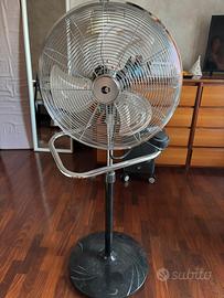 Ventilatore con piantana e pale in alluminio