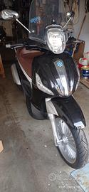 Beverly 300
