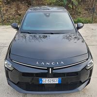 Lancia Ypsilon Hybrid e-DCT