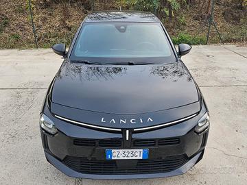 Lancia Ypsilon Hybrid e-DCT
