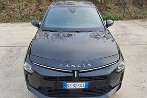 Lancia Ypsilon Hybrid e-DCT