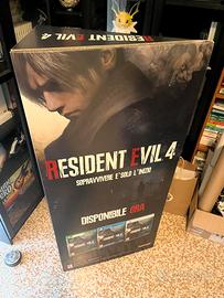 Resident Evil 4 Stand Espositore Ufficiale Ps5