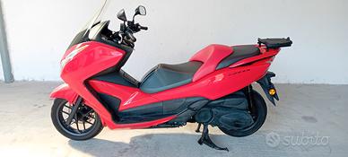 Honda Forza 300 2015 