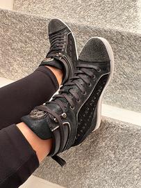Sneaker Guess nere