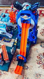 Hot Wheels Mega Garage con Pista a 2 Corsie