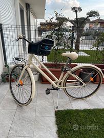 Bicicletta da donna con seggiolino