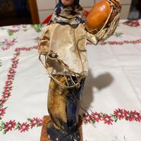 Personaggio presepe in cartapesta