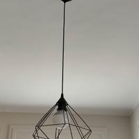 lampadario in metallo nero