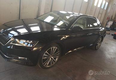 SKODA Superb 2.0 tdi Laurin & Klement