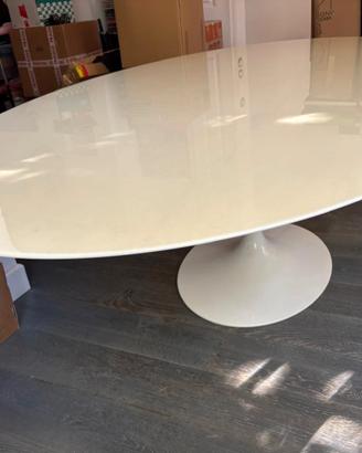 Tavolo in marmo "TULIP" modello Bianco Assoluto