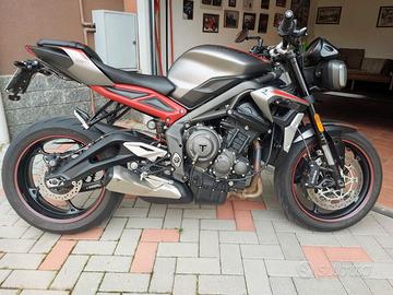 TRIUMPH STREET TRIPLE 765 R