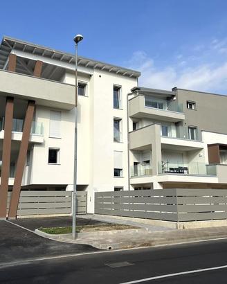 3 LOCALI A CARUGATE