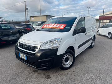 Peugeot Partner BlueHDi 100 L2 con porta laterale