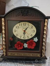 Orologio da parete Marlene con un design classico 