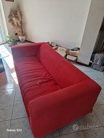 DIVANO ROSSO DI 2 METRI E POLTRONA AZZURRA