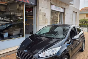 Ford Fiesta NEOPATENTATI Titanium