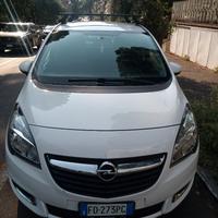 Auto Opel Meriva bianca 1.4 Benz/GPL 120cv turbo.