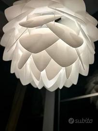 Lampada a sospensione a pigna stile UMAGE Silvia