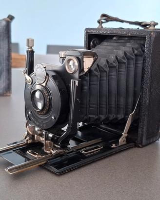 fotocamera d epoca a soffietto pieghevole