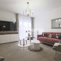 TRILOCALE COMPLETAMENTE RISTRUTTURATO CON CORTE PR