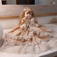 Bambola di porcellana 