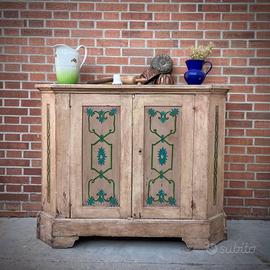 CREDENZA SCANTONATA DEL 700 LACCA CENTRO ITALIA