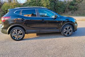 Nissan Qashqai 1.5 con tettino panoramico