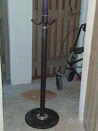 attaccapanni in alluminio con piastra di marmo 