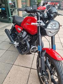 Guzzi V7 850 SPORT con €700 ACCESSORI OMAGGIO