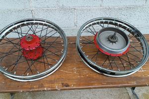 coppia ruote guzzi falcone restaurate