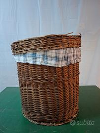 Cesta in vimini vintage