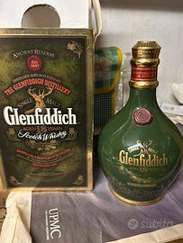 Bottiglie whisky e liquori e mignon