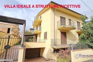 Villa singola su 3 piani. IDEALE A STRUTTURE