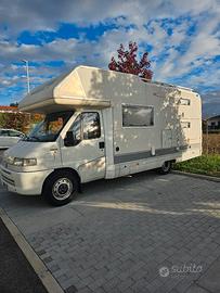 Camper mansardato