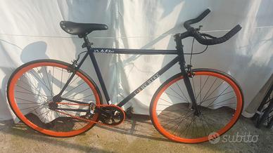 Bici fixed a scatto fisso o libera