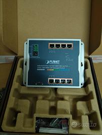 PLANET WGS-4215-8P2S Switch industriale 8 port.