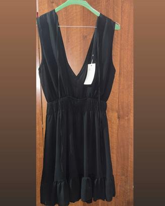 Abito nero elegante scollo V
