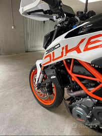 KTM DUKE 390
