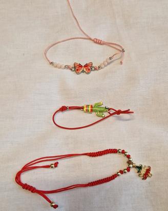 Set di tre braccialetti per bambine con ciondoli