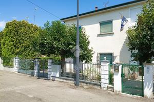 CASA SEMINDIPENDENTE A MOLINELLA