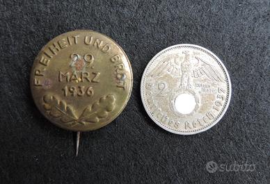 Moneta e spilla tedesca WW2 militaria