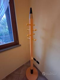 Appendere abiti a forma di Lapis