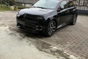 Renault R5 E-tech 150cv allestimento iconiq