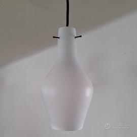 Lampada a sospensione in vetro opalino, anni '70