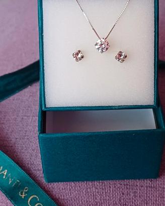 Collana e orecchini modello punto luce 