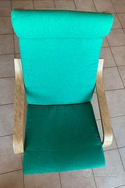 Poltrona con poggiapiedi modello POÄNG IKEA