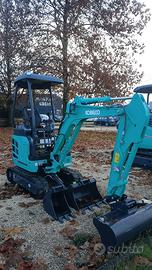 Miniescavatore più attrezzature