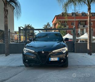 Alfa Romeo Stelvio 2.2 Turbodiesel 160 CV AT8 RWD 
