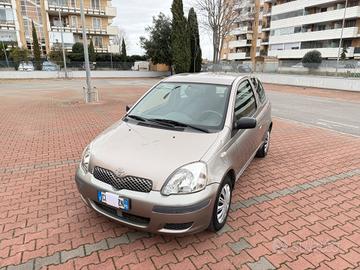 Toyota Yaris 1.0i 3p Sol