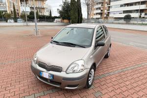 Toyota Yaris 1.0i 3p Sol